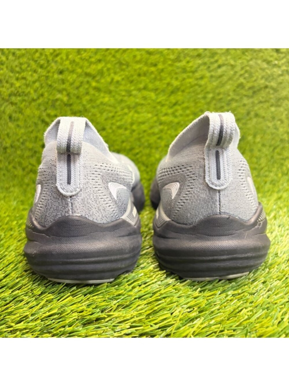 Brooks Glycerin GTS 22 Mens Size 10 Gray Black Athletic Running Shoes Sneakers